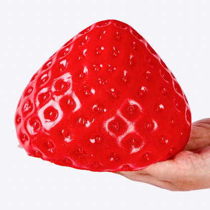 Squishy Fresa Extra Grande | Cero es 3® | Felicidad que puedes apretar cuando quieras