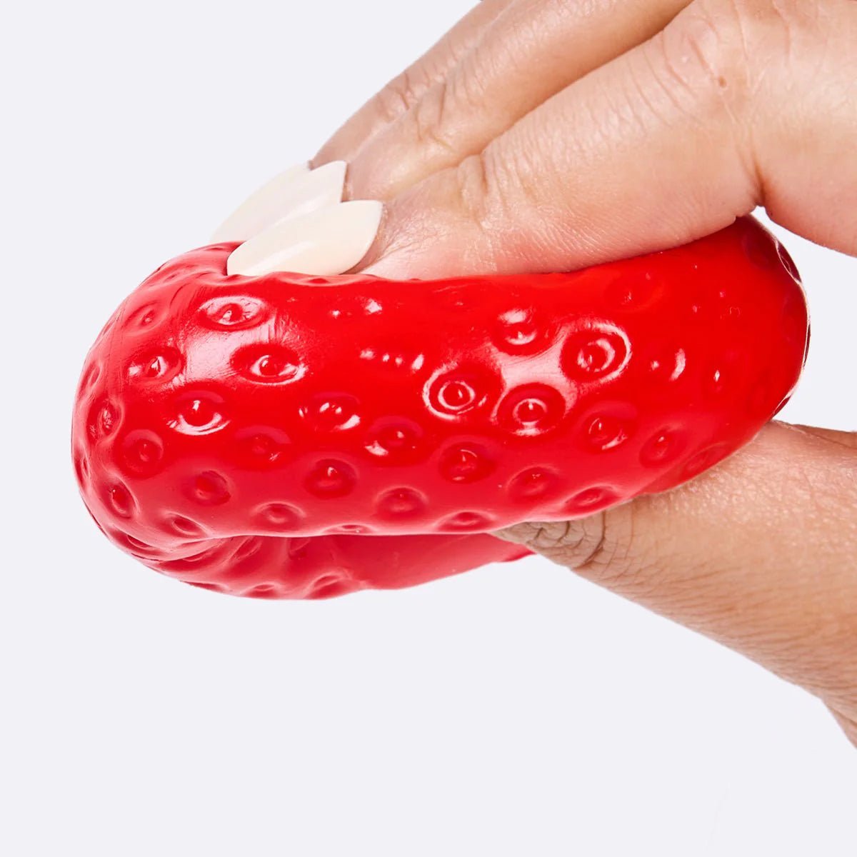 Squishy Fresa | Cero es 3® | Felicidad que puedes apretar cuando quieras