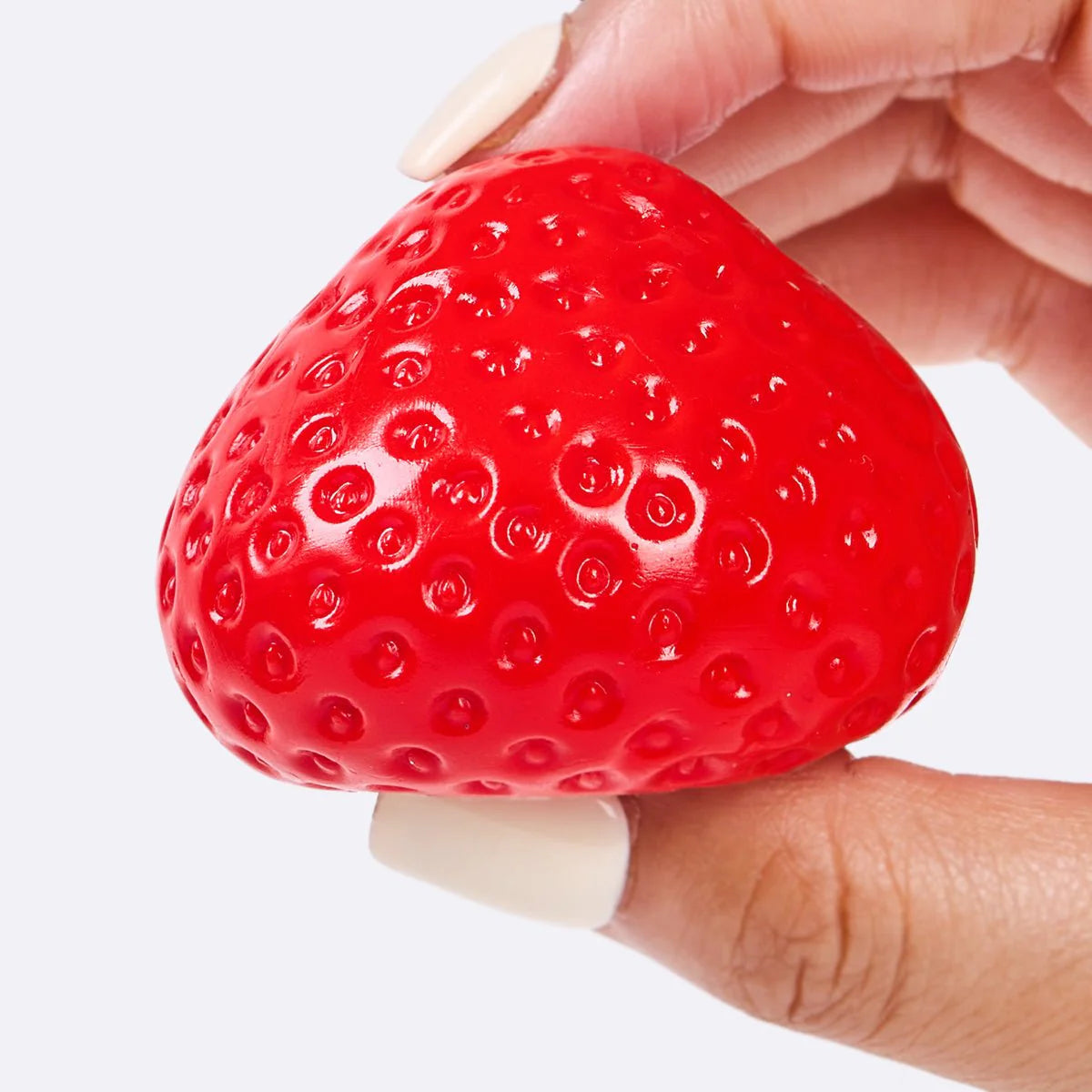 Squishy Fresa | Cero es 3® | Felicidad que puedes apretar cuando quieras
